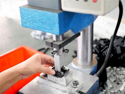 Automatic blade pressing